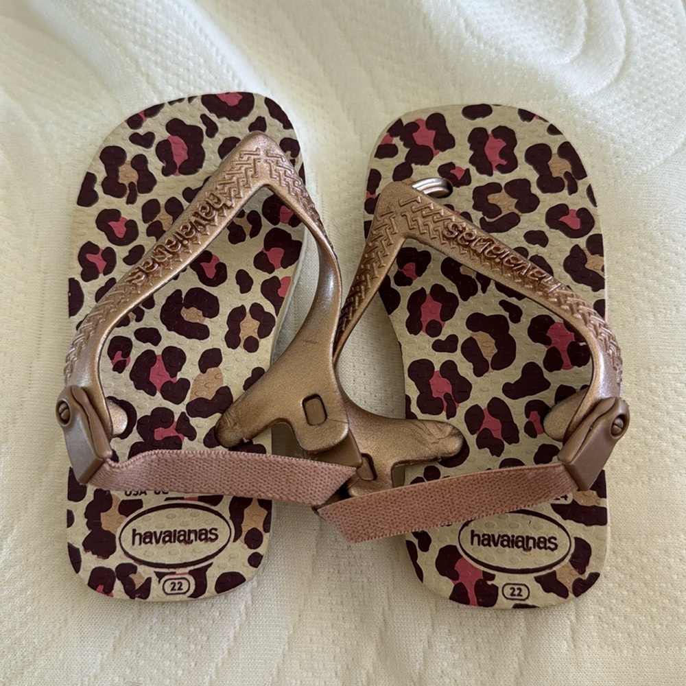 Like New Toddler Leopard Print Havaianas